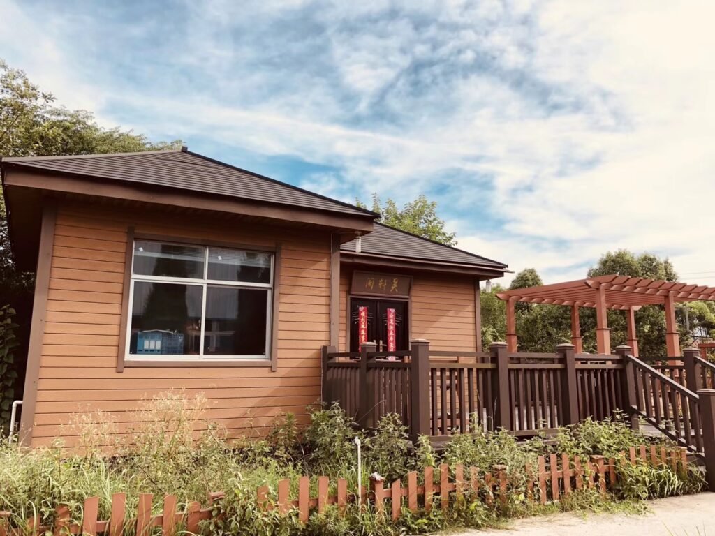 FW156Q21 Embossed cladding